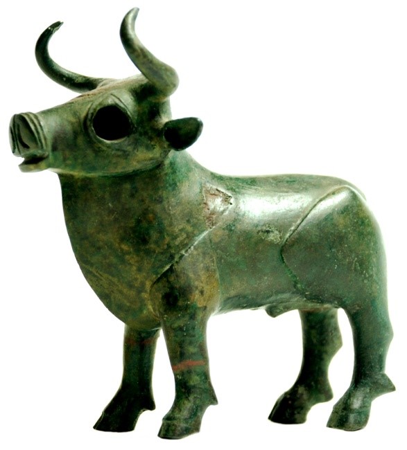 Bronzová plastika býčka
